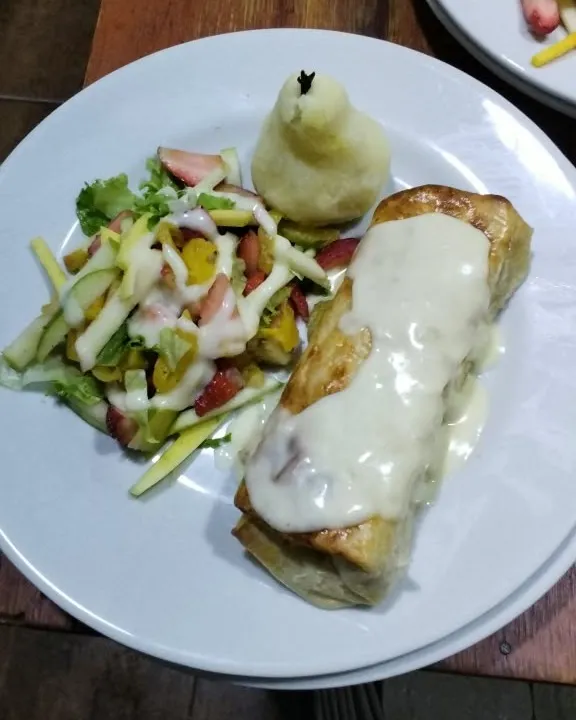 Crepe de pollo en salsa blanca